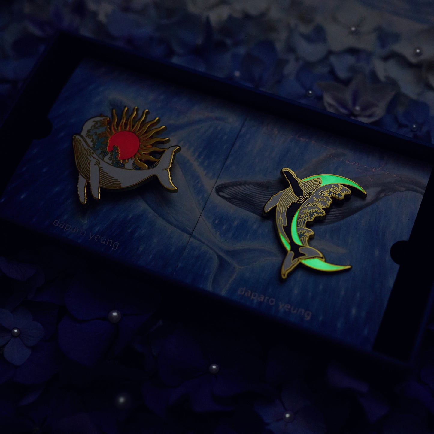 daparo Glow-in-the-Dark Enamel Pins "Humpback Whale"