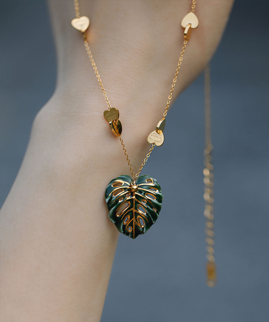 YIHE Ceramic Necklace "Monstera Leaf"