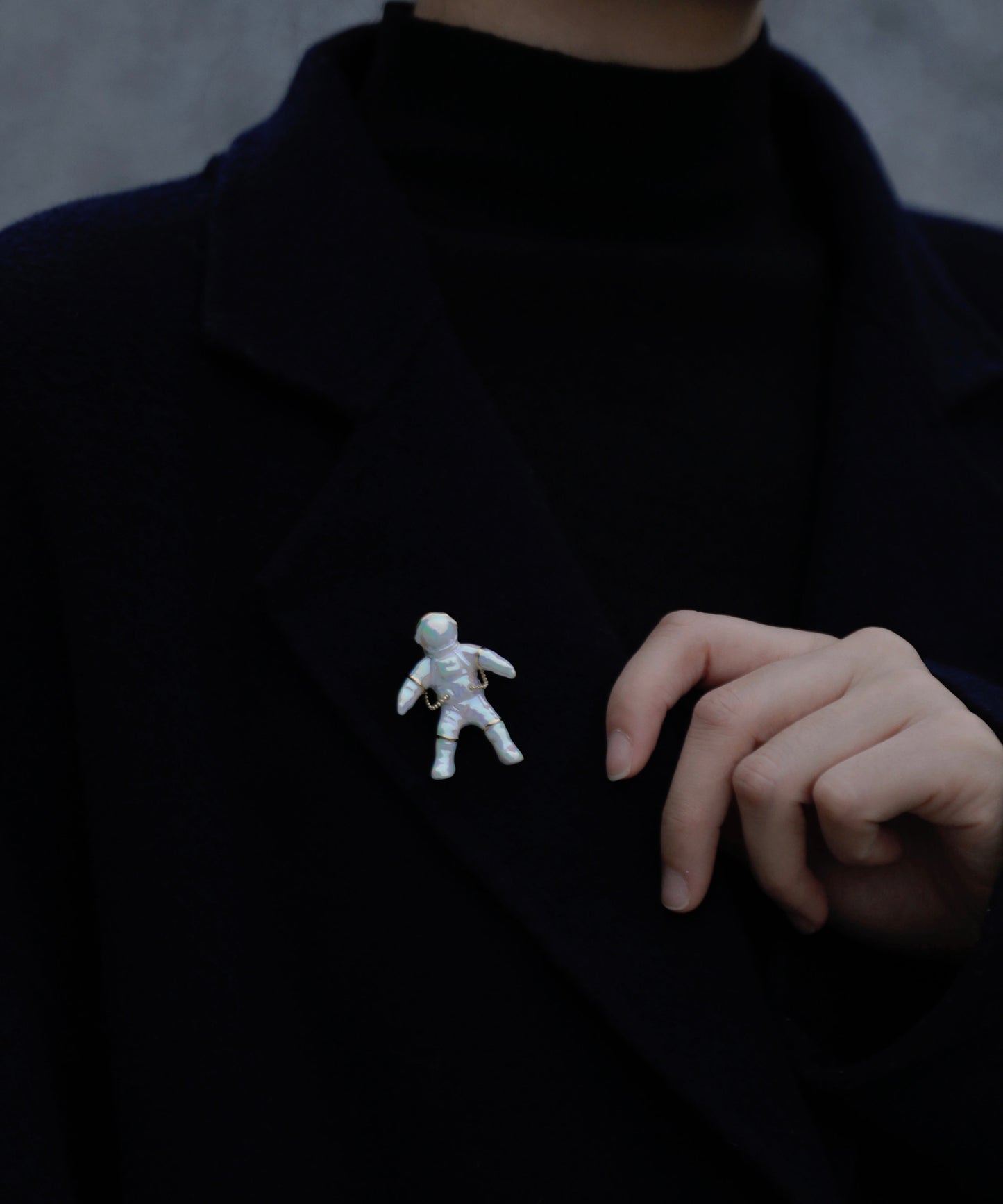 YIHE Ceramic Brooches "Astronaut"