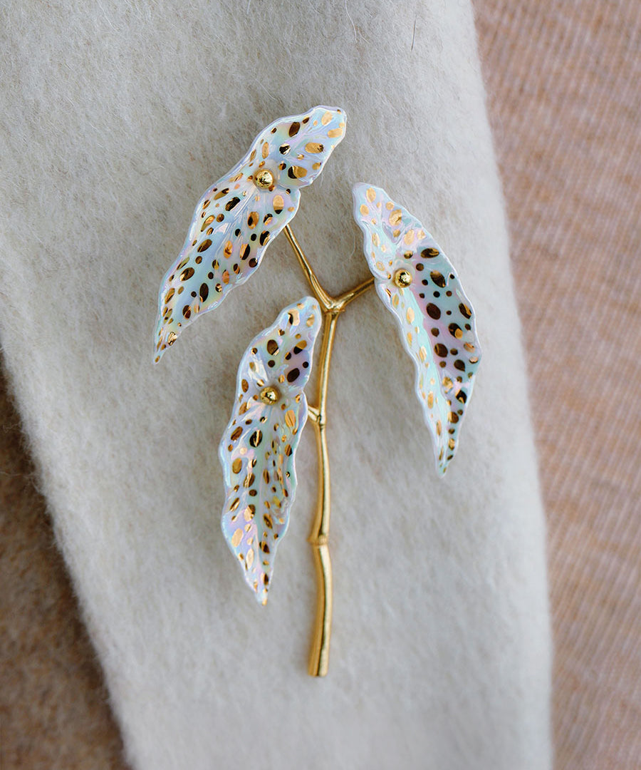 YIHE Ceramic Brooches "Begonia"