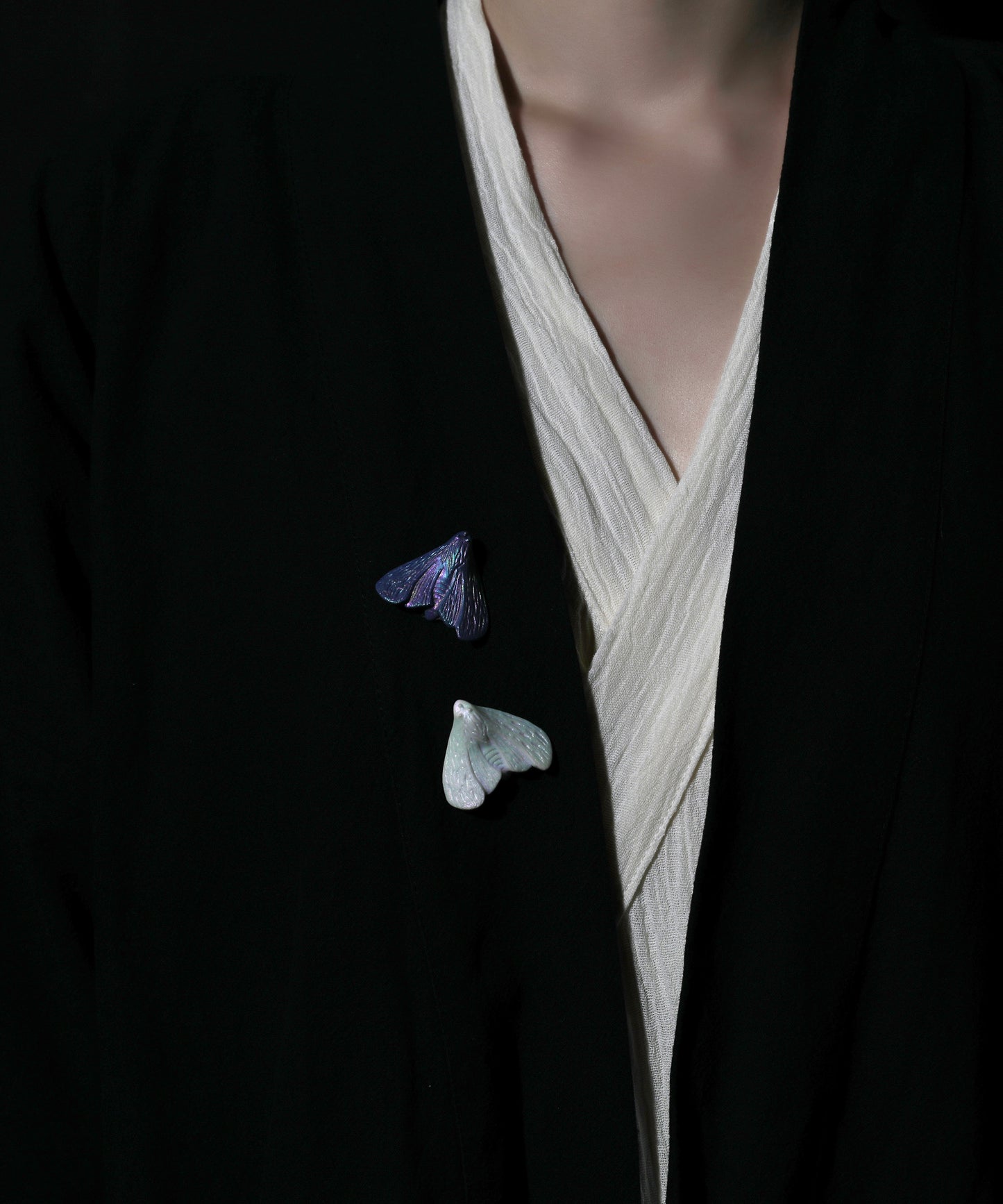 YIHE Ceramic Brooches "Moth to Flame"