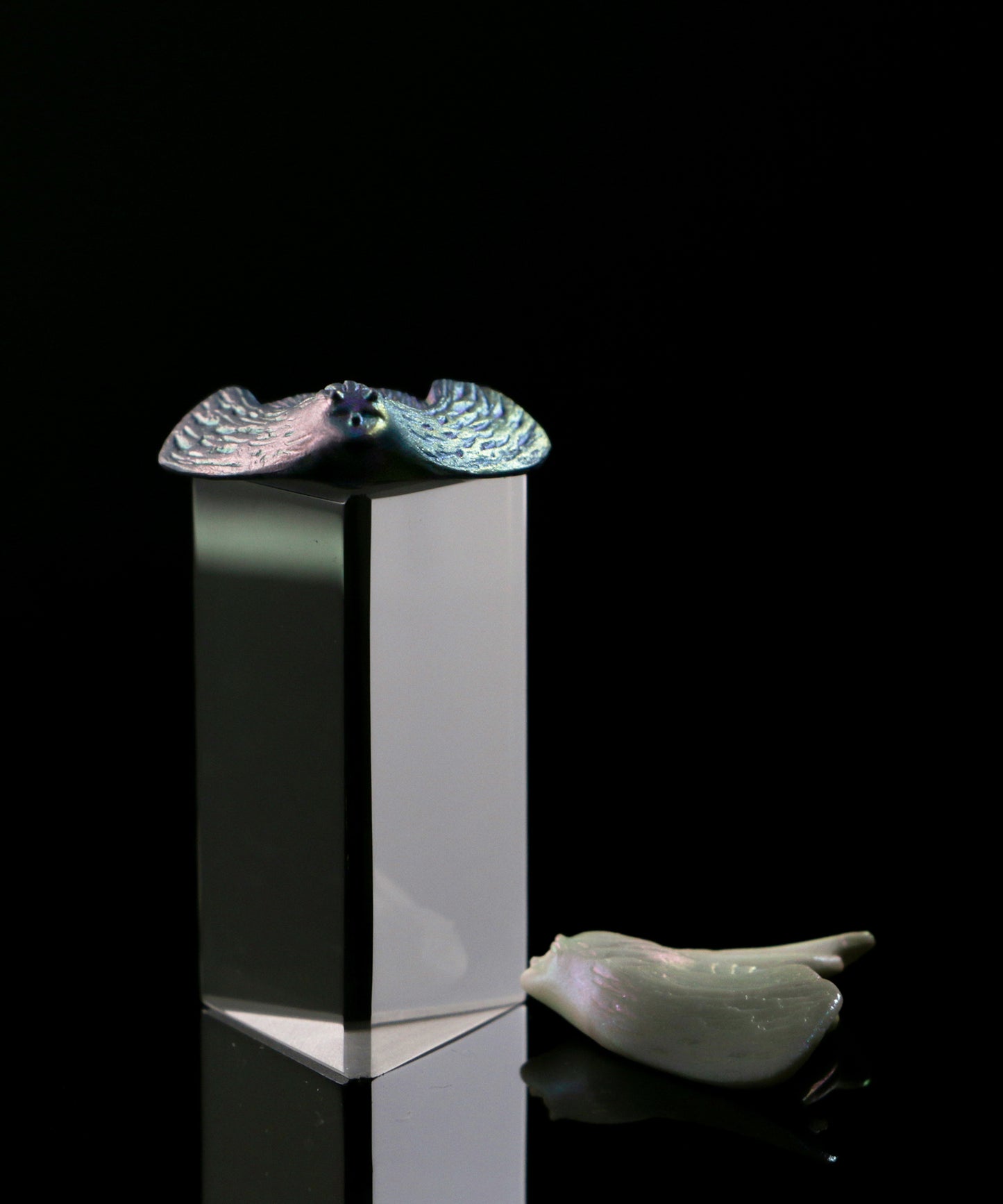 YIHE Ceramic Brooches "Moth to Flame"