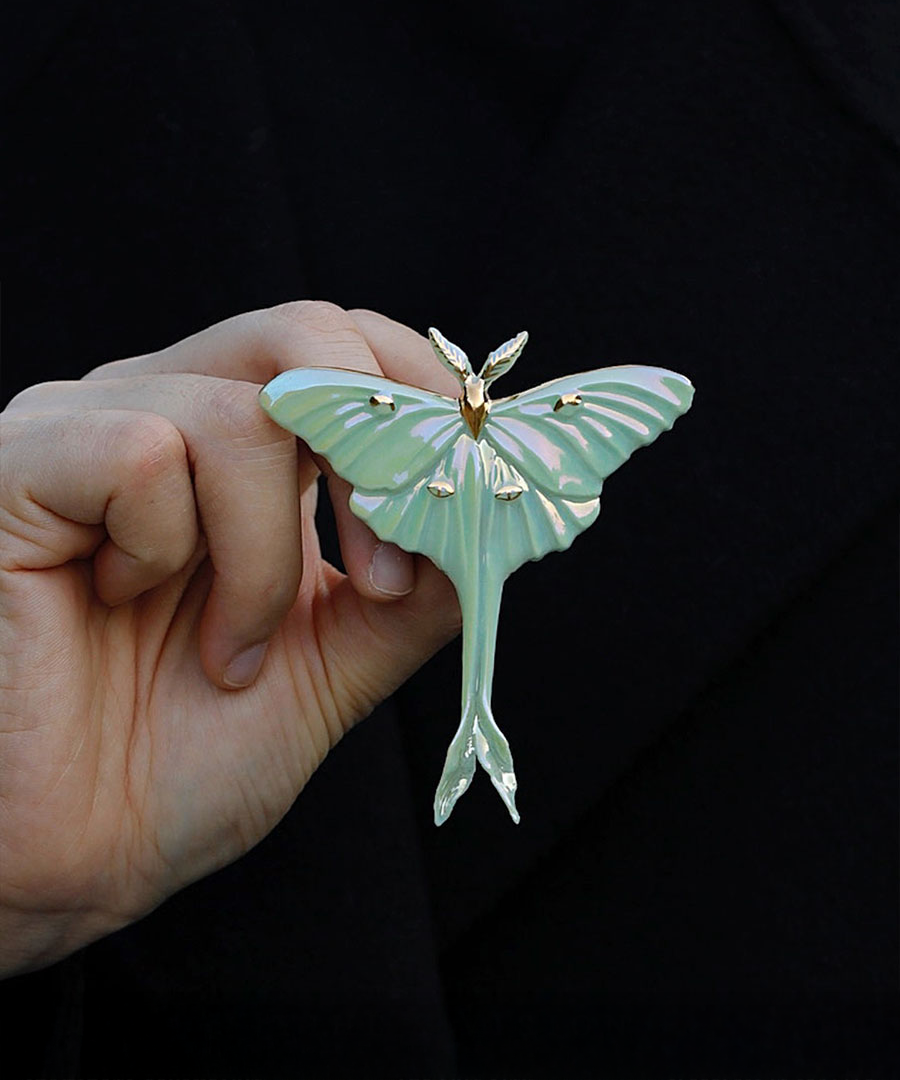 YIHE Ceramic Brooches "Luna Moth"