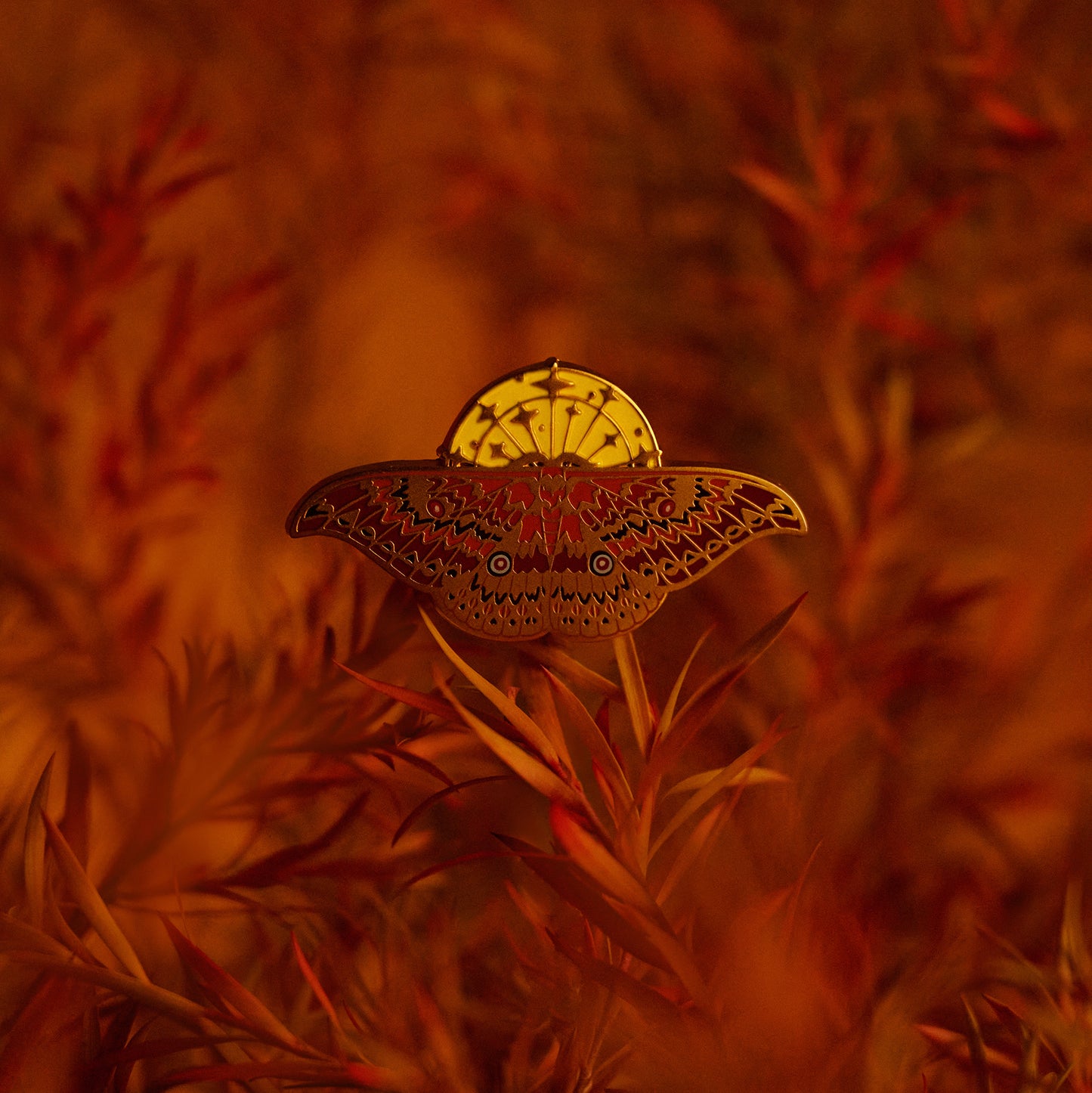 daparo Enamel Pins "Daparo Moon Moth"
