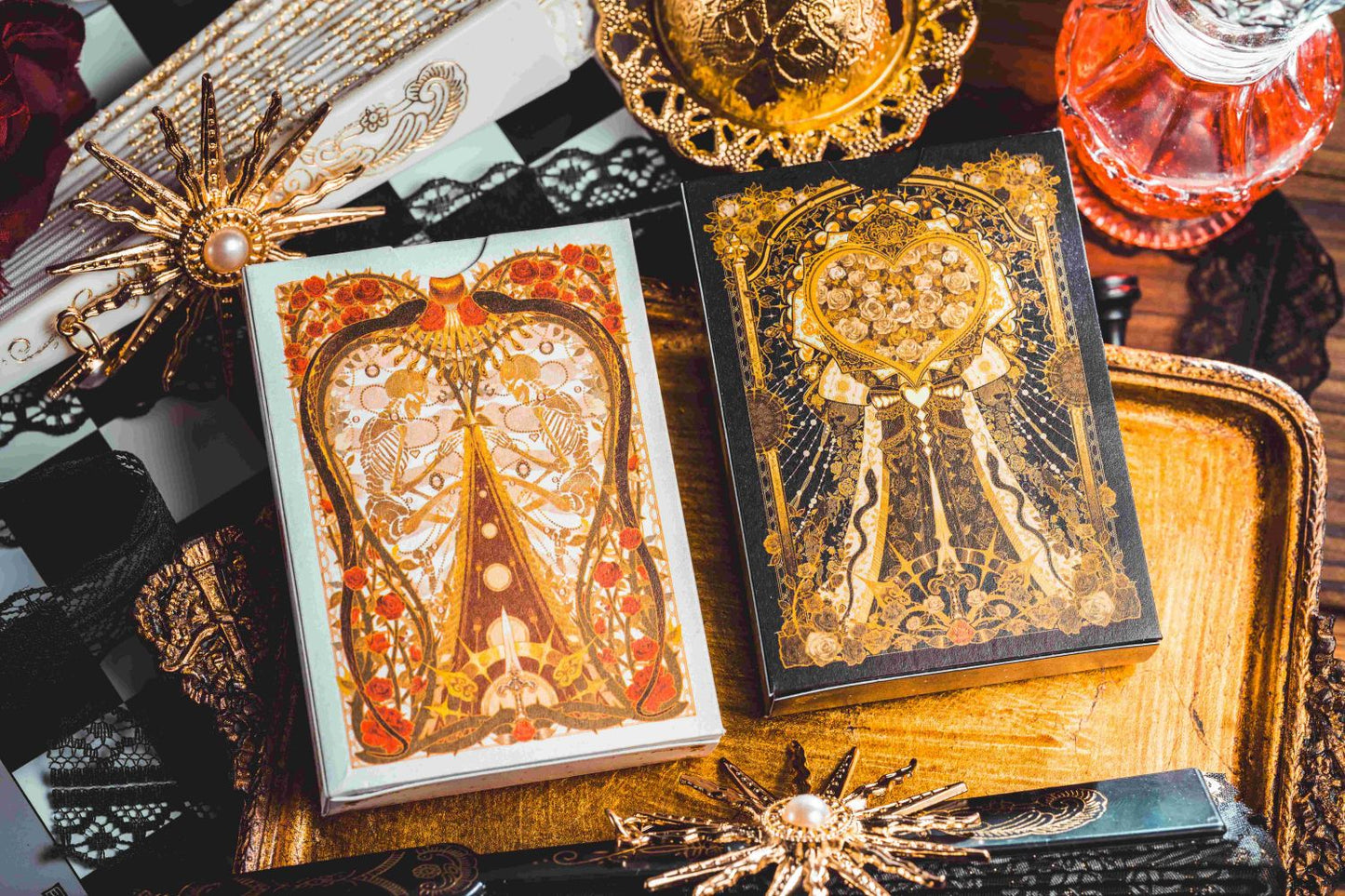 Silence Playing Cards V3: Twins