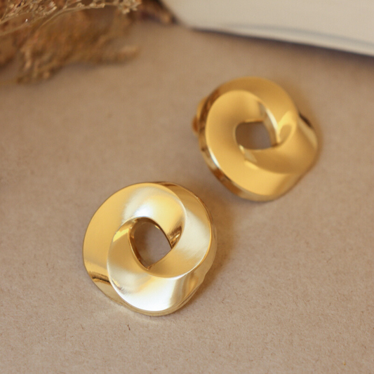 Fanli Enamel Pins " Möbius Ring"