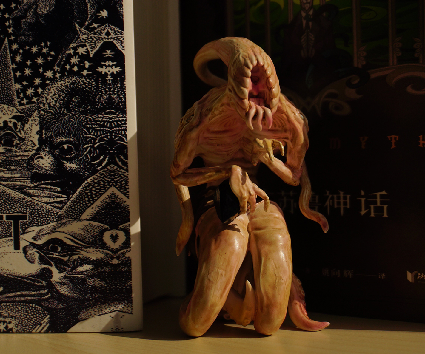 Chaos in Hands Cthulhu Nyarlathotep Garage Kit Models