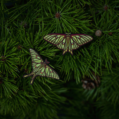 daparo Glow-in-the-Dark Enamel Pins "Spanish Moon Moth"