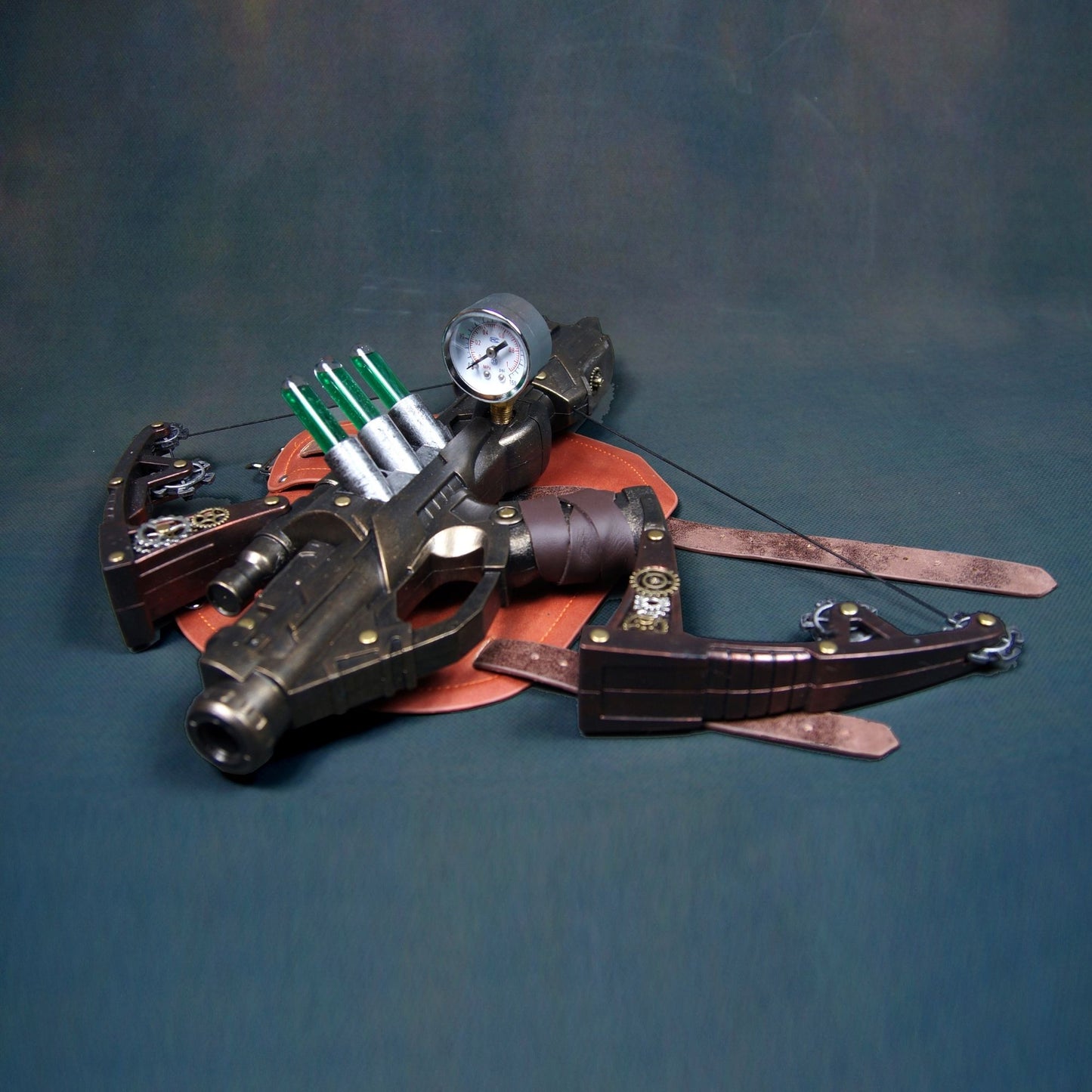 Steampunk imitation metal old cosplay arm crossbow can launch toys