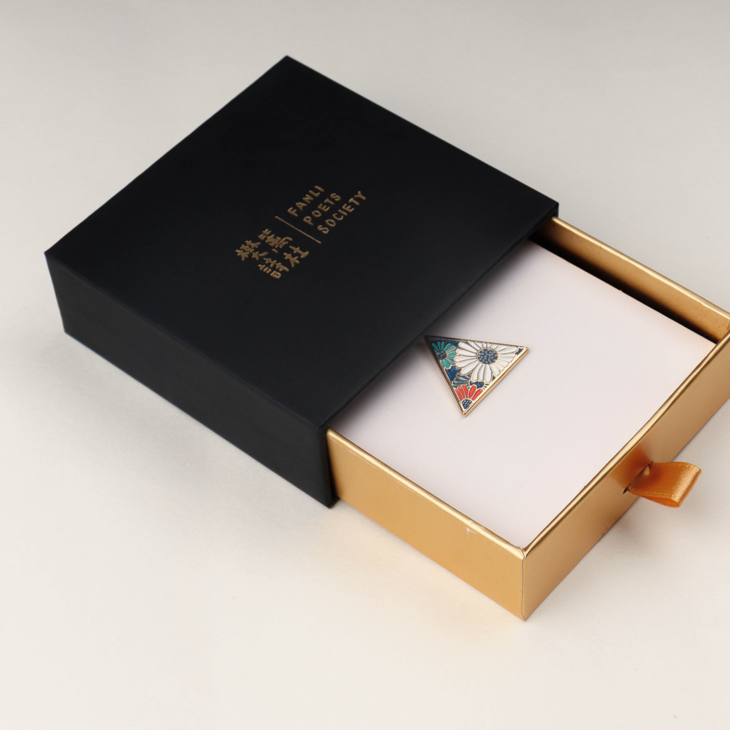 Fanli Enamel Pins "Little Daisy"