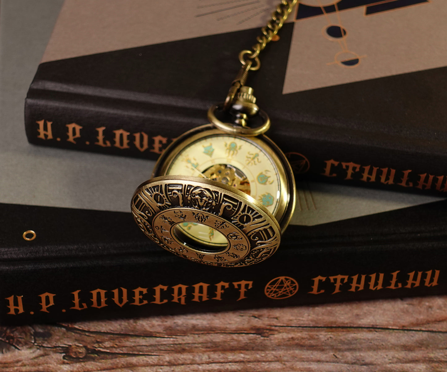 The Shadow Out of Time Cthulhu Mechanical Pocket Watch