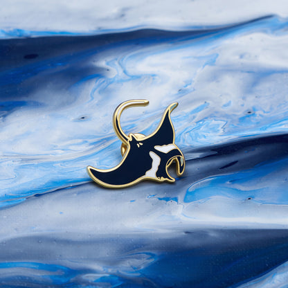 daparo Enamel Pins "Manta Ray"