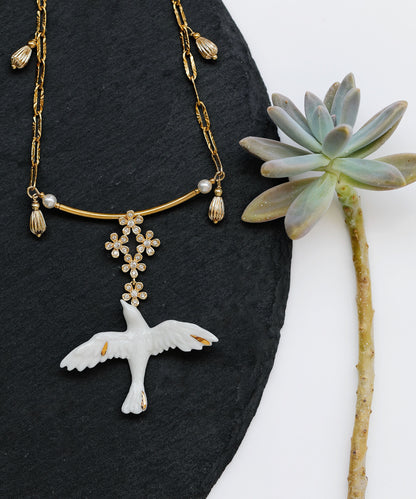 YIHE Ceramic Necklace "Flight of Grace"