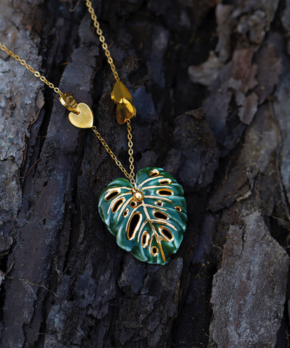 YIHE Ceramic Necklace "Monstera Leaf"