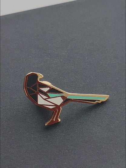 Fanli Enamel Pins "Magpie"