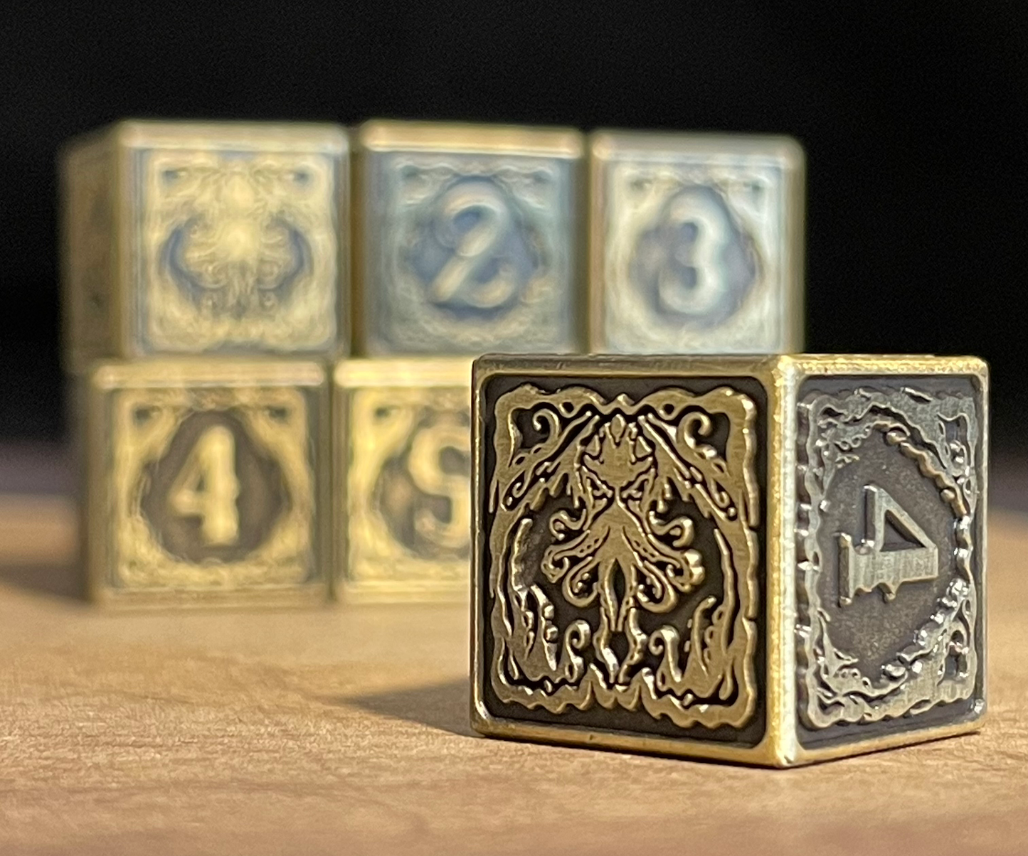 Shining Hexahedron Cthulhu D6 Metal Dice