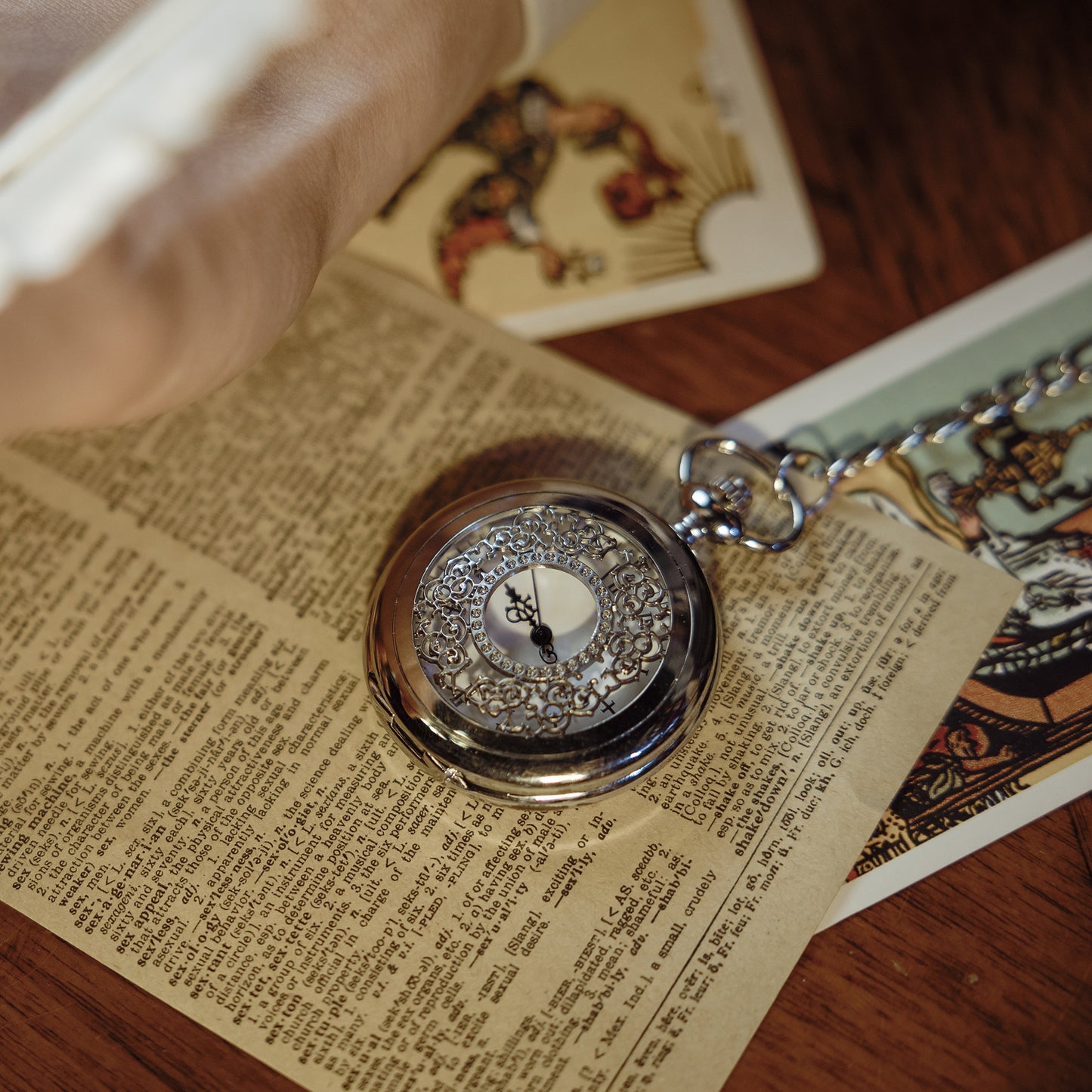 Lord of Mysteries Klein Series Handcrafted Steampunk Quartz Pocket Watch