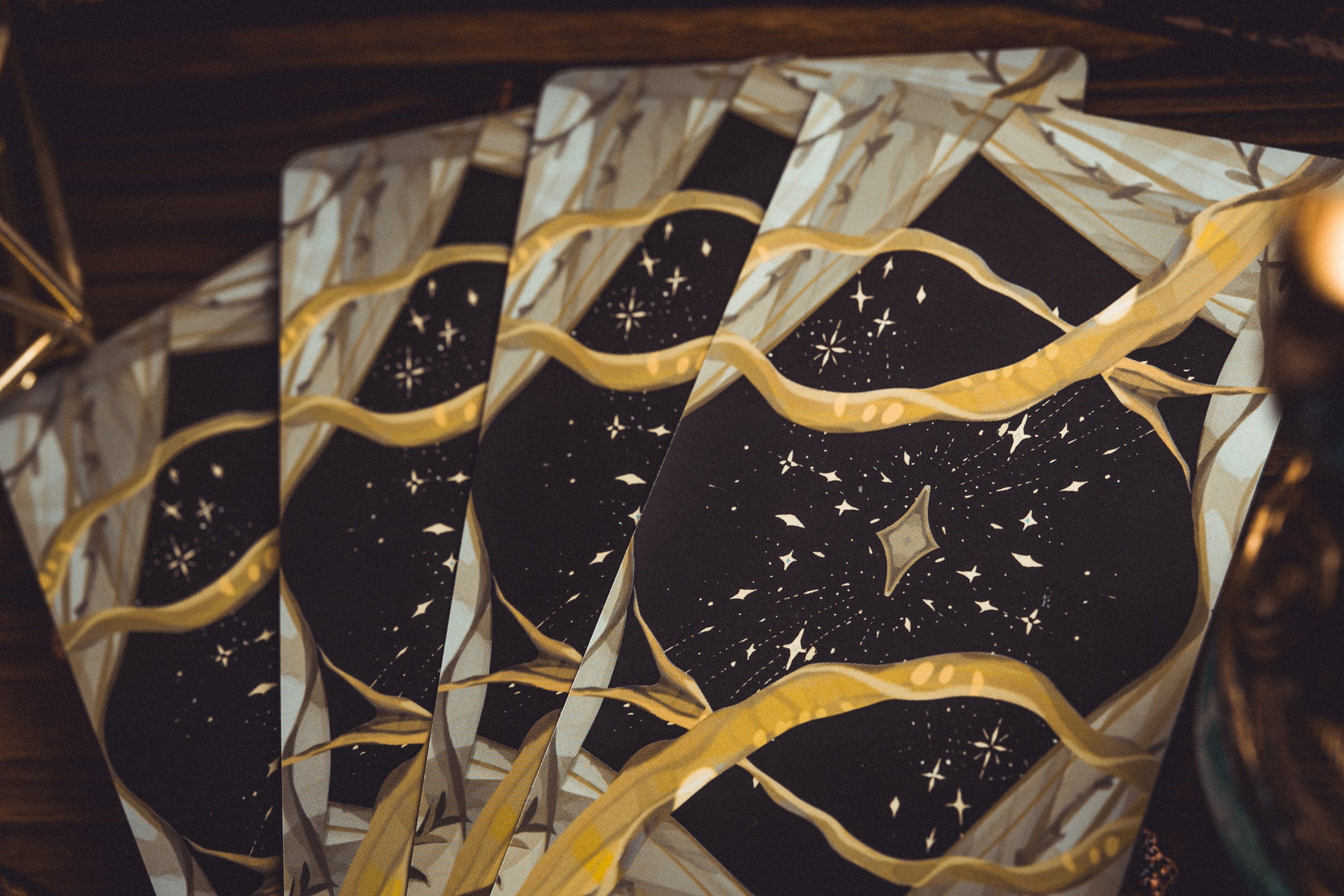 Exile Tarot Lenticular Edition – Vermilion Collection