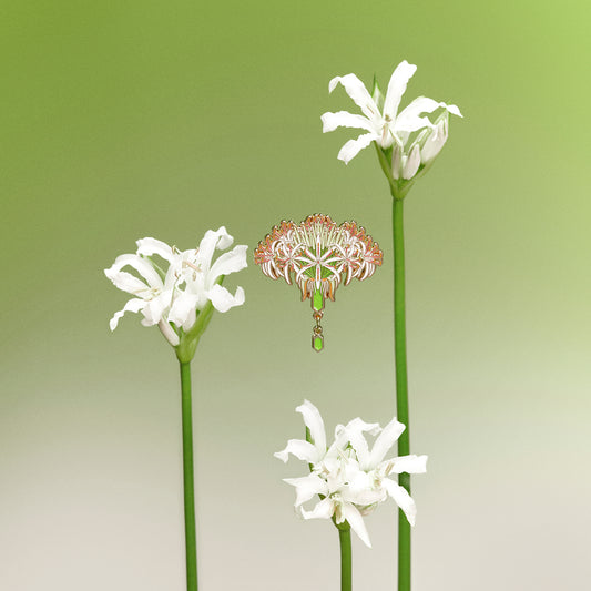 daparo Enamel Pins "Spider Lilies"