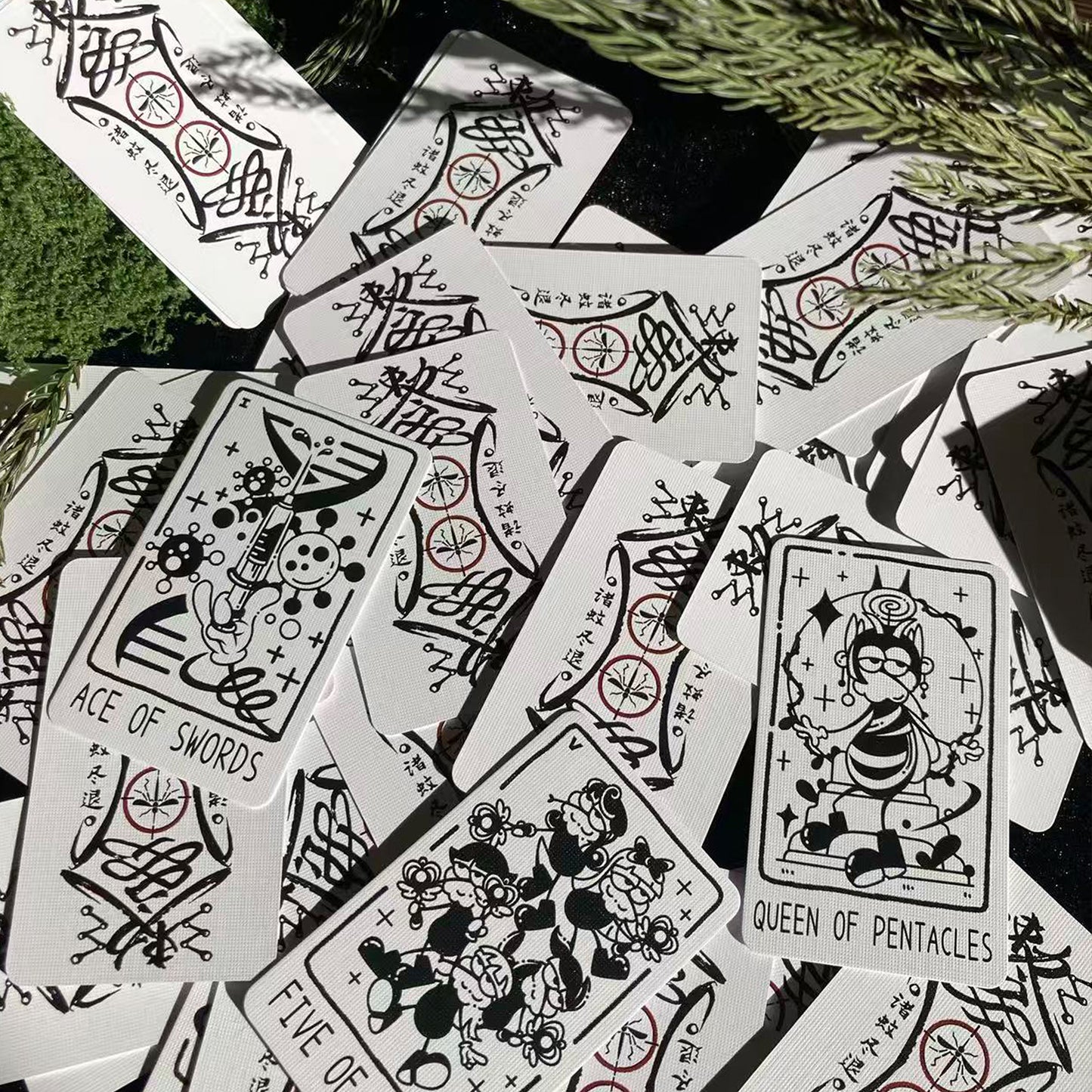 Buzzing Mosquito Tarot & Lenormand