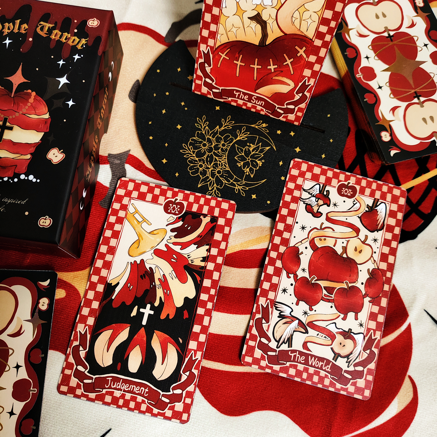 Apple Tarot: Story of the Forbidden Fruit