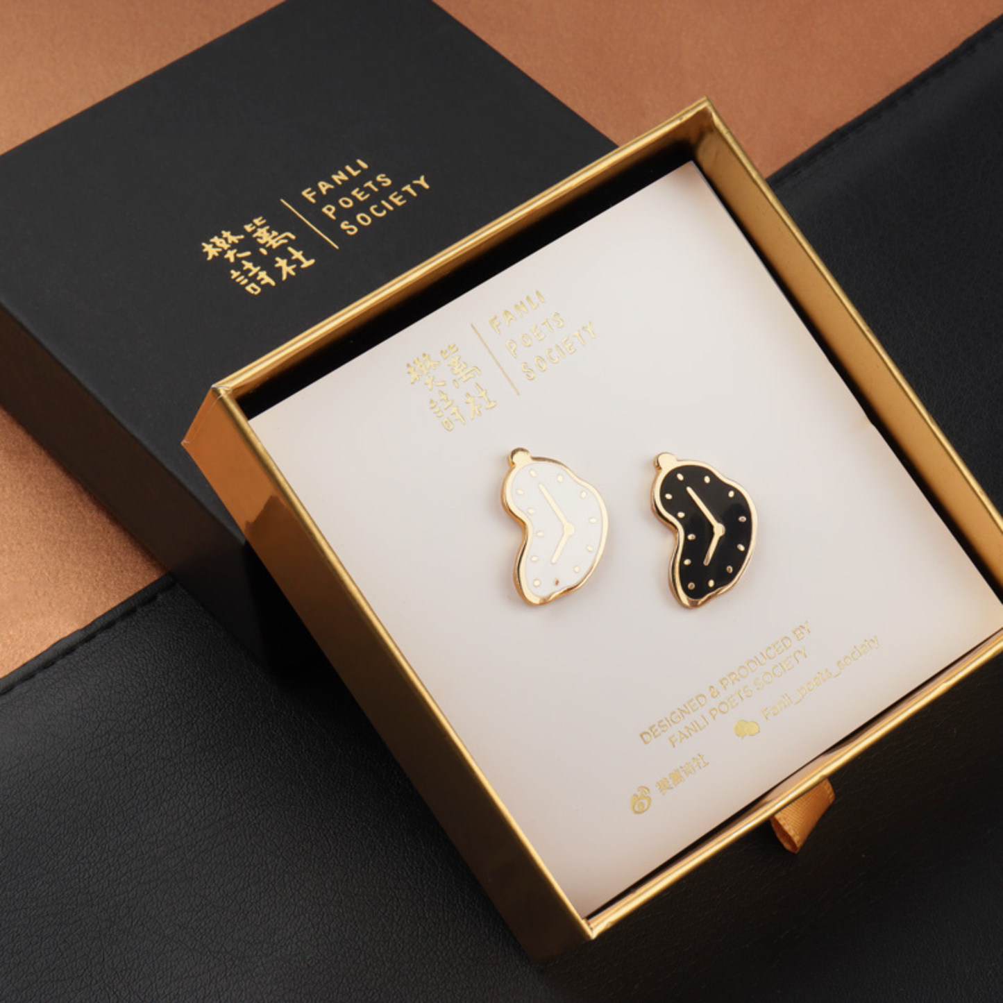 Fanli Enamel Pins "Clock"