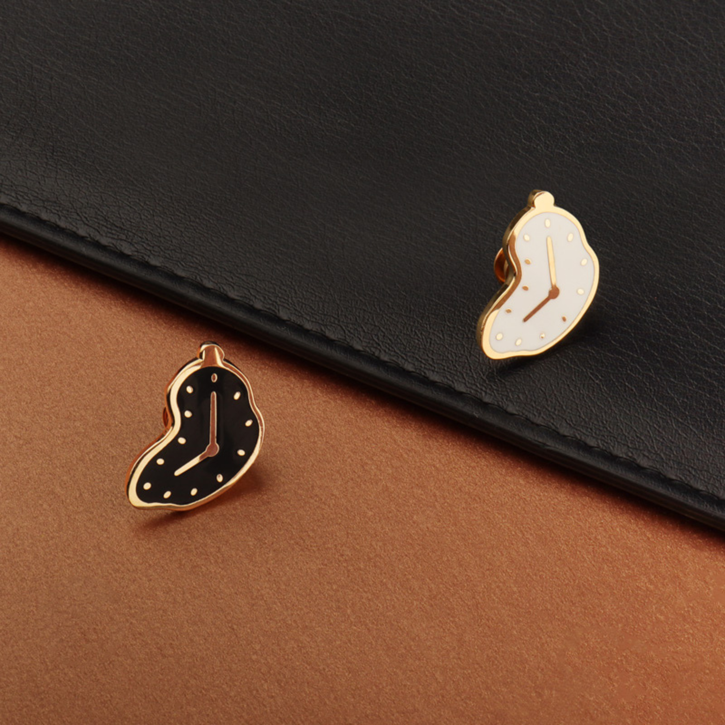 Fanli Enamel Pins "Clock"