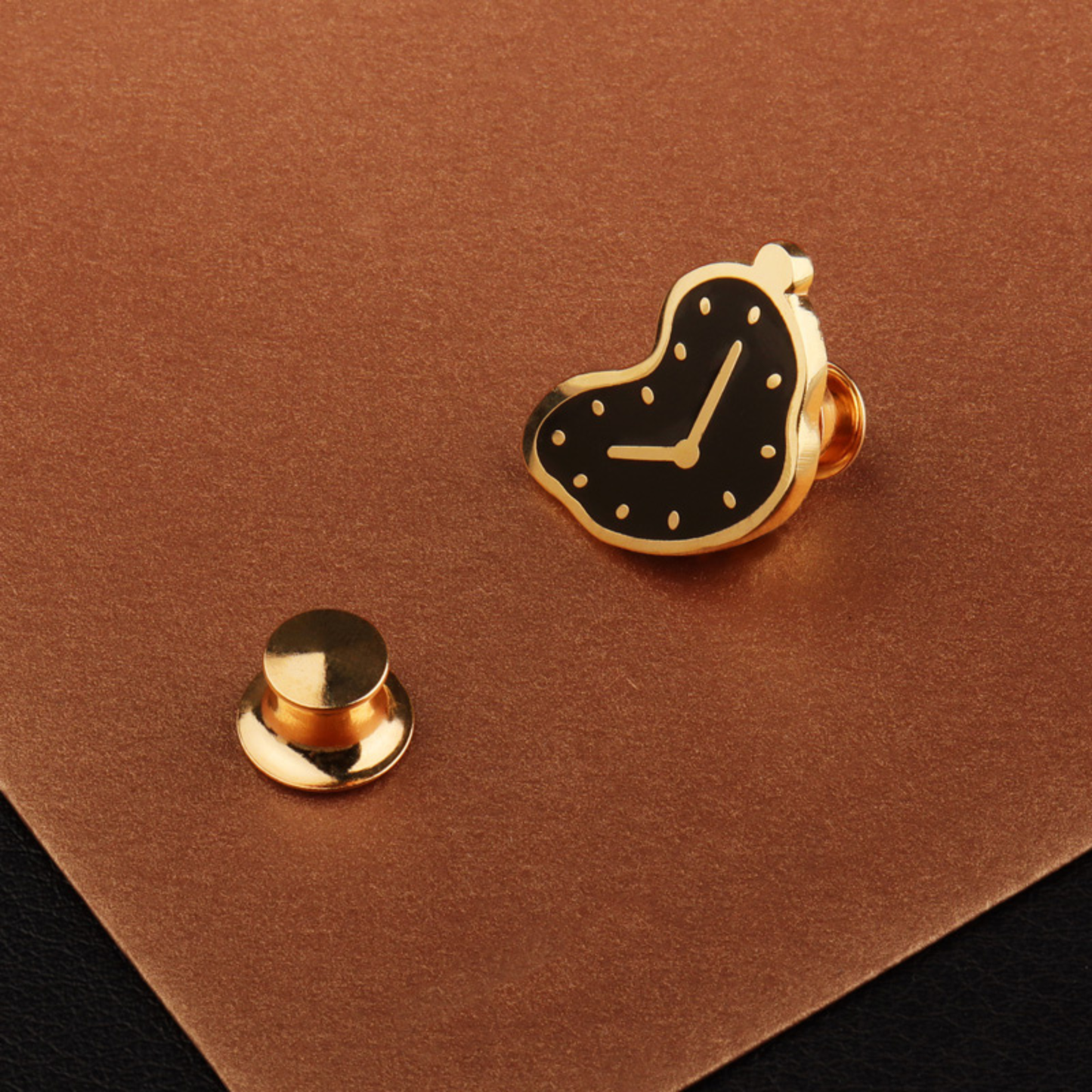 Fanli Enamel Pins "Clock"