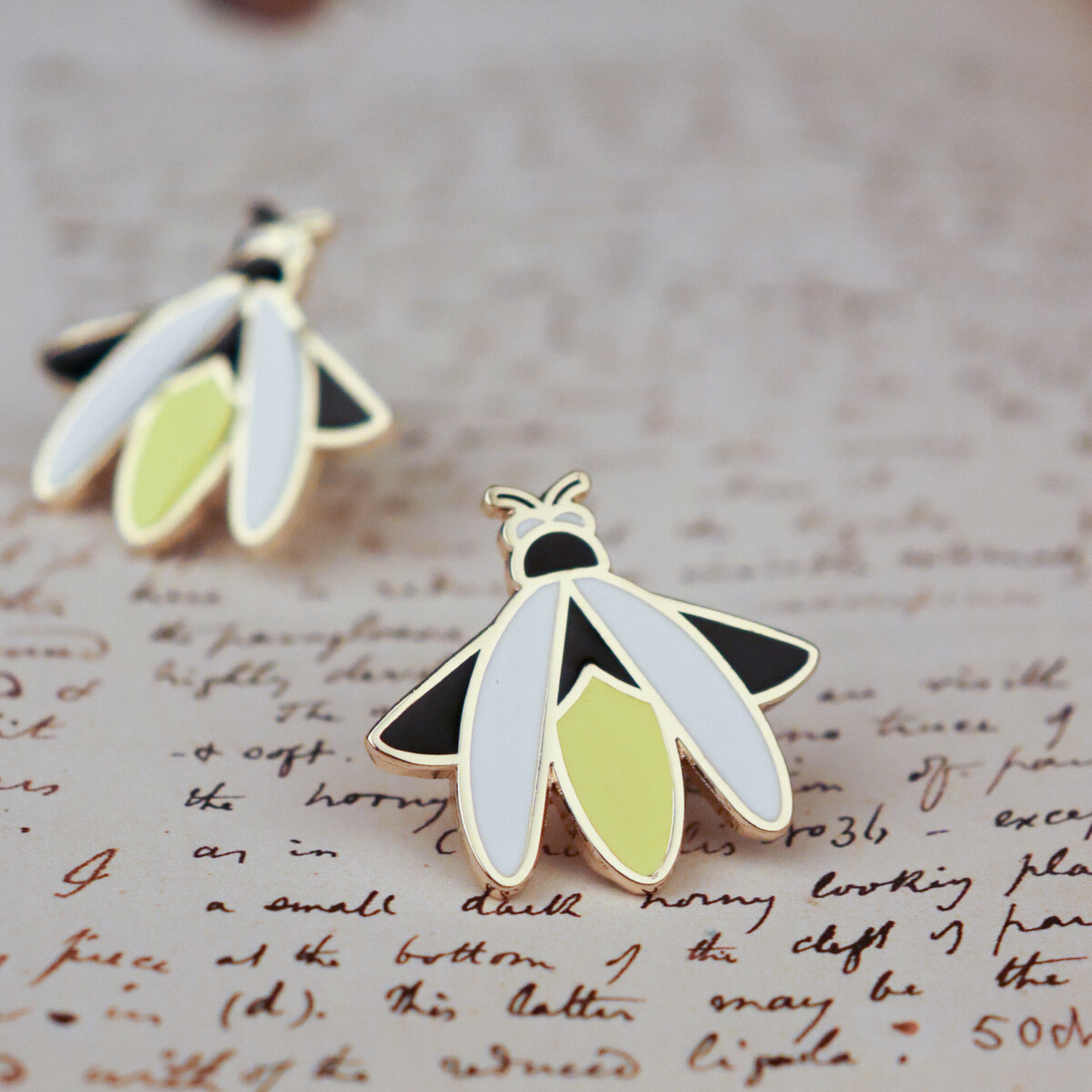 Fanli Enamel Pins "Firefly"