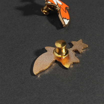 Fanli Enamel Pins "Dreaming Fox"