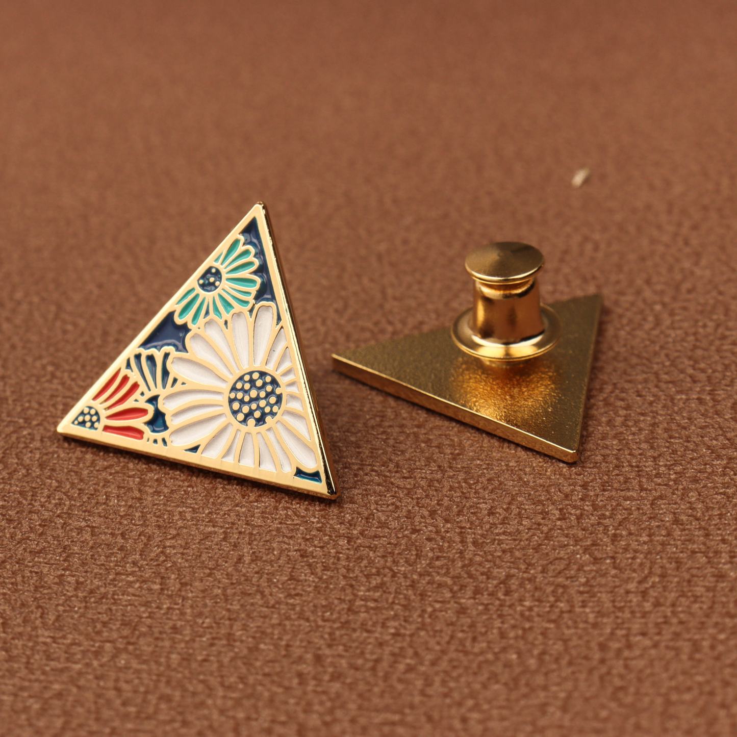 Fanli Enamel Pins "Little Daisy"