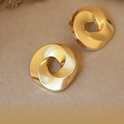 Fanli Enamel Pins " Möbius Ring"