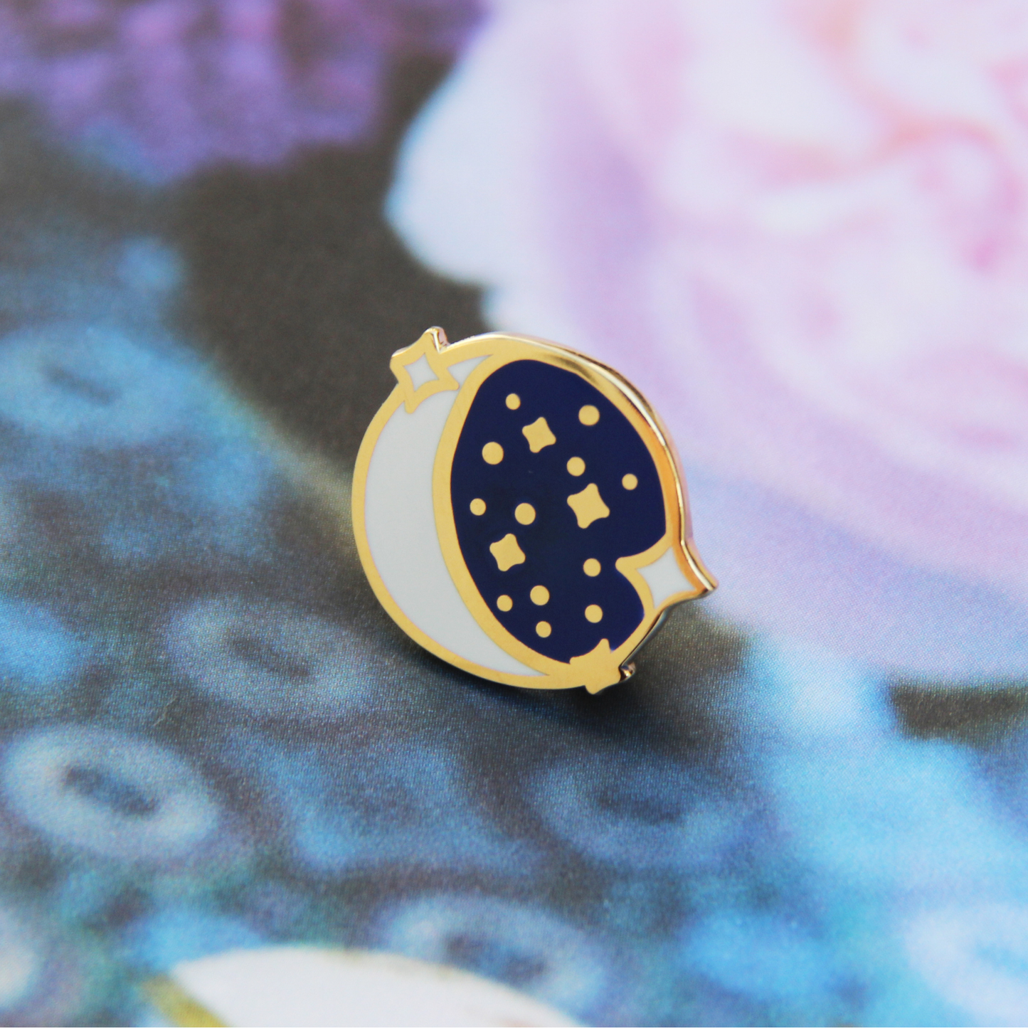 Fanli Enamel Pins "Moon"