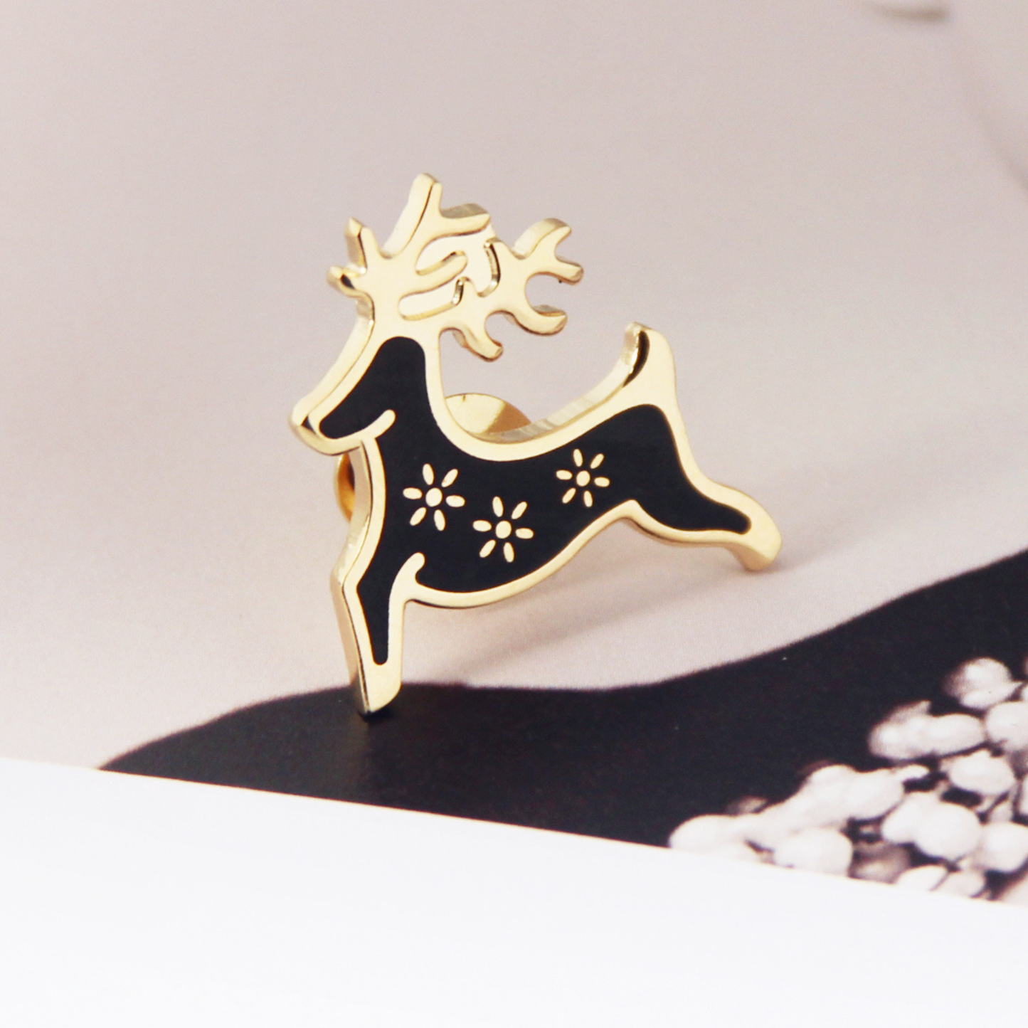 Fanli Enamel Pins "Moose"