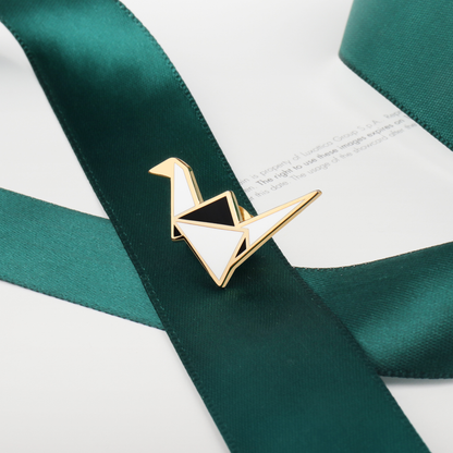Fanli Enamel Pins "Paper Crane"