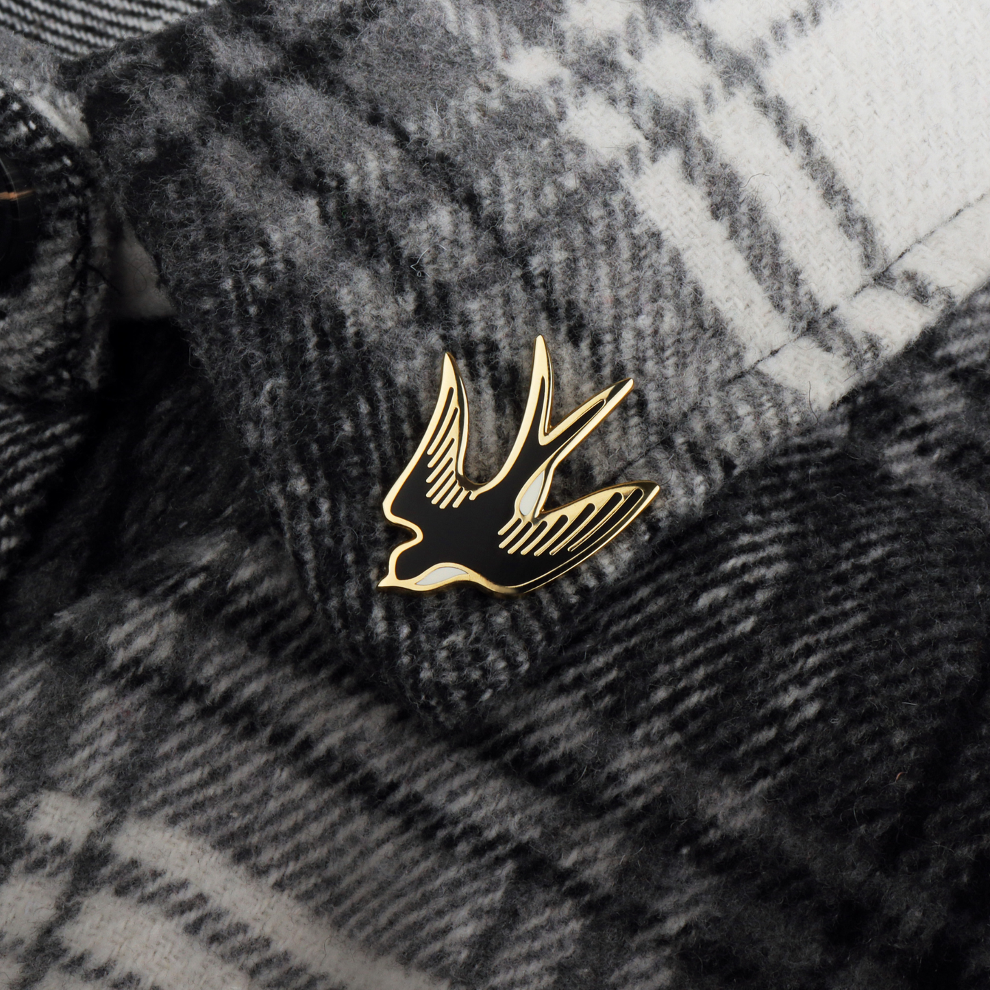 Fanli Enamel Pins "Swallow"