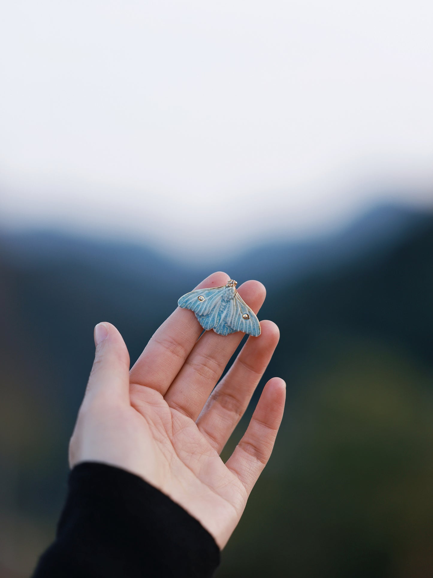 YIHE Ceramic Jewelry "Moth of Ash and Frost"