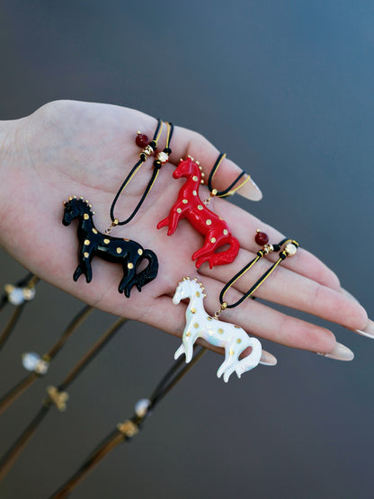 YIHE Ceramic Necklace "Dream Pony"