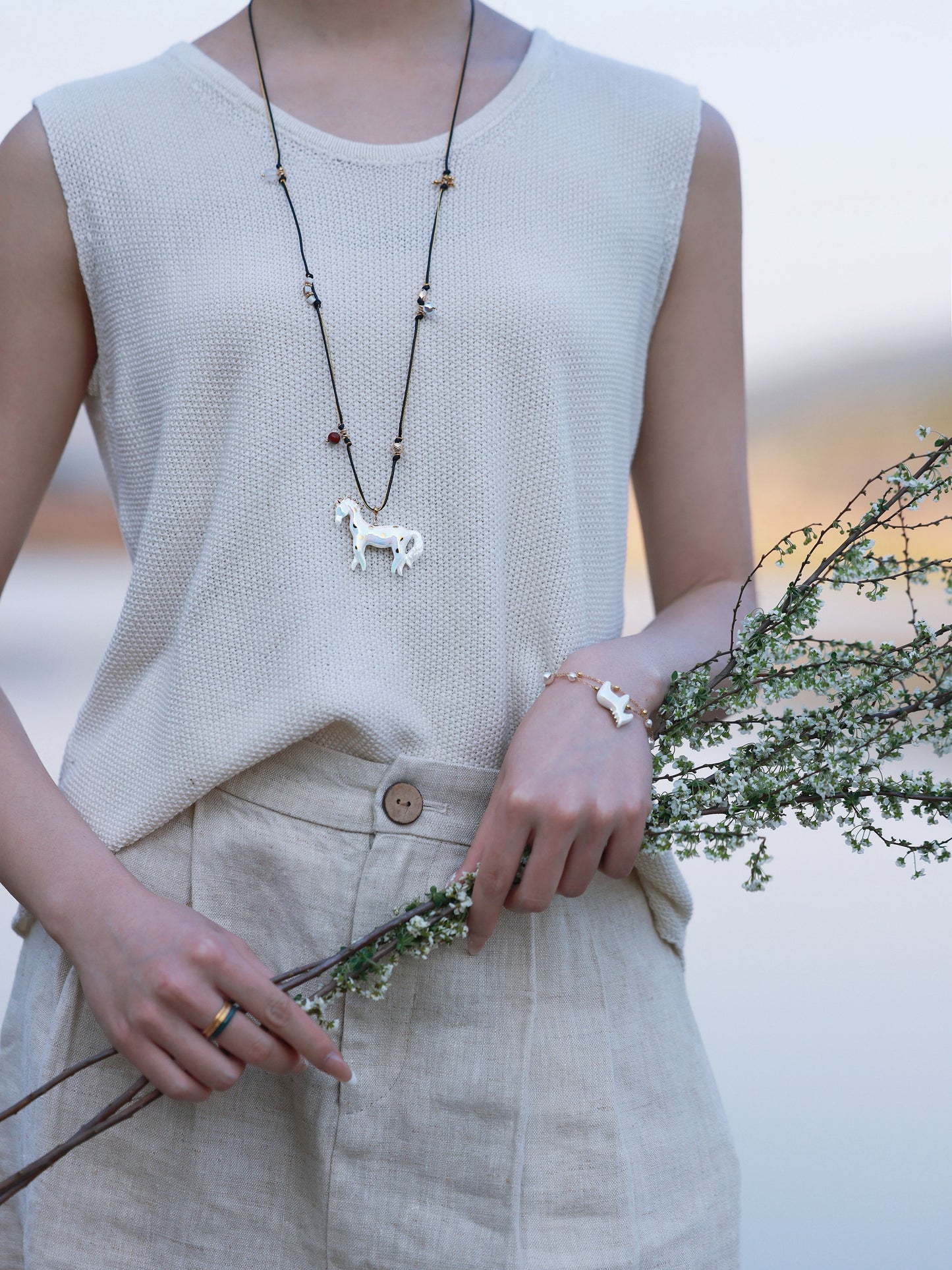 YIHE Ceramic Necklace "Dream Pony"