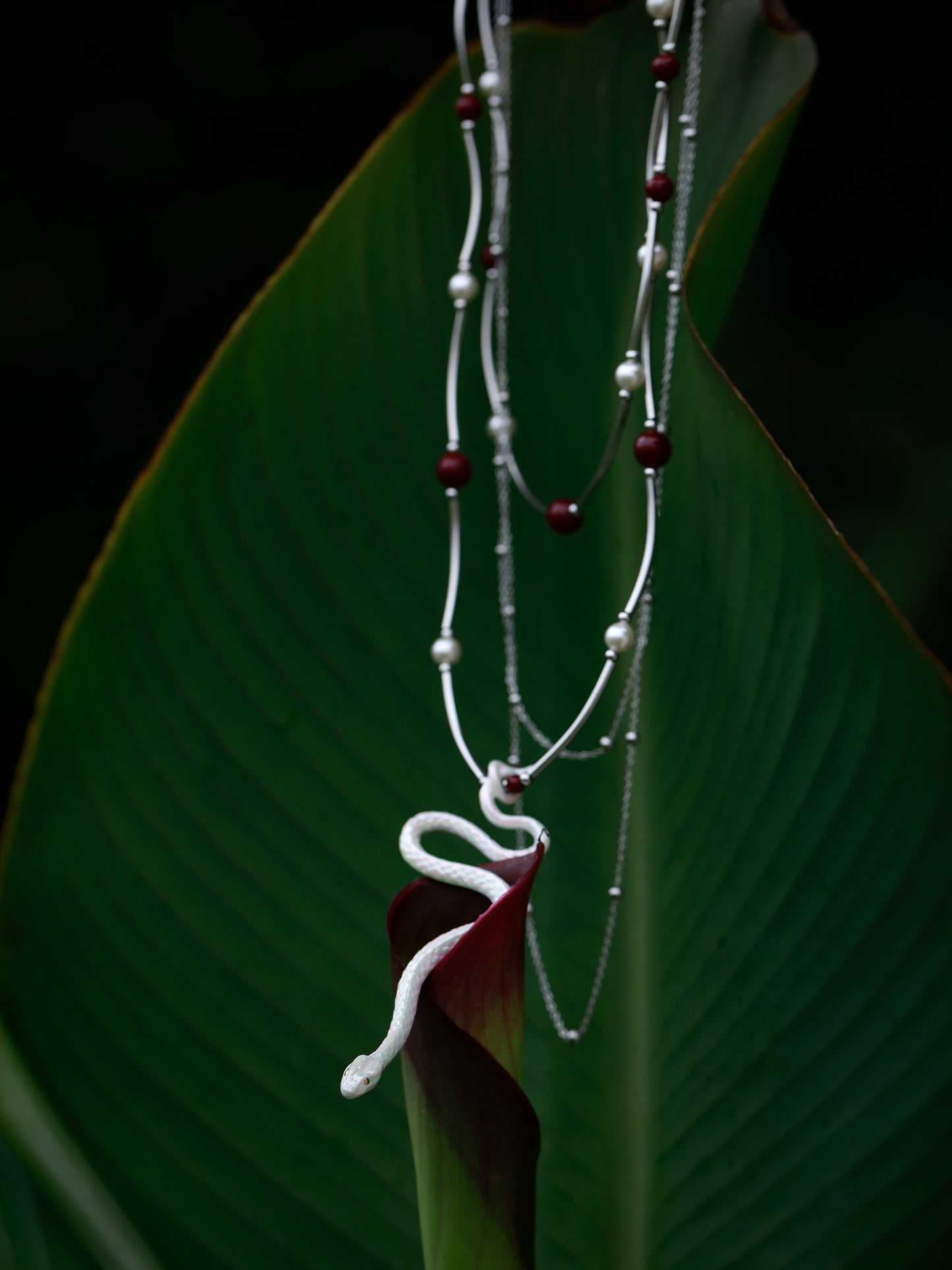 YIHE Ceramic Necklace "Red Bean Snake"