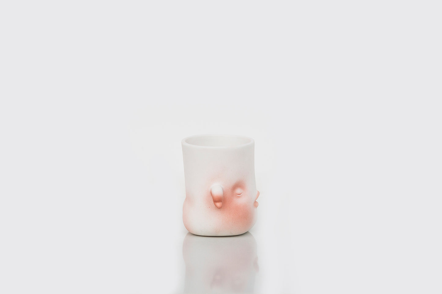LIUXINYU Planet HUG Porcelain Tableware  "puu"