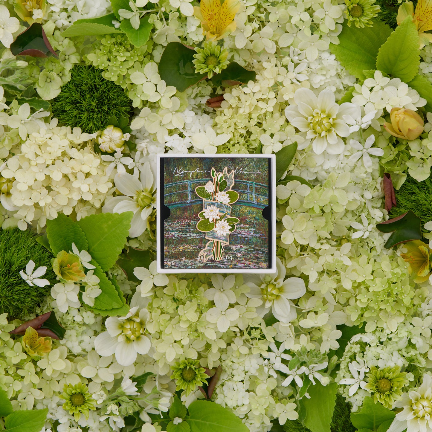 daparo Enamel Pins "Monet's Water Lily Pond"