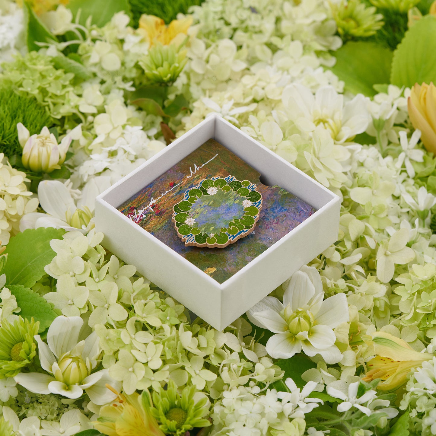 daparo Enamel Pins "Monet's Water Lily Pond"