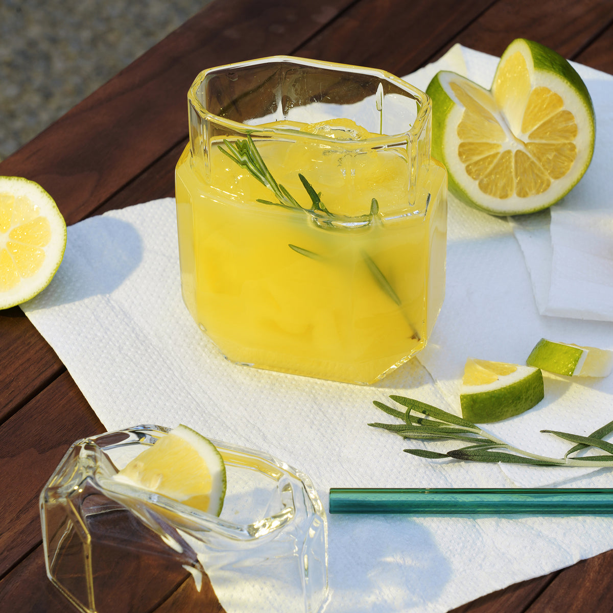 Glacier Drinking Glass (Clear)