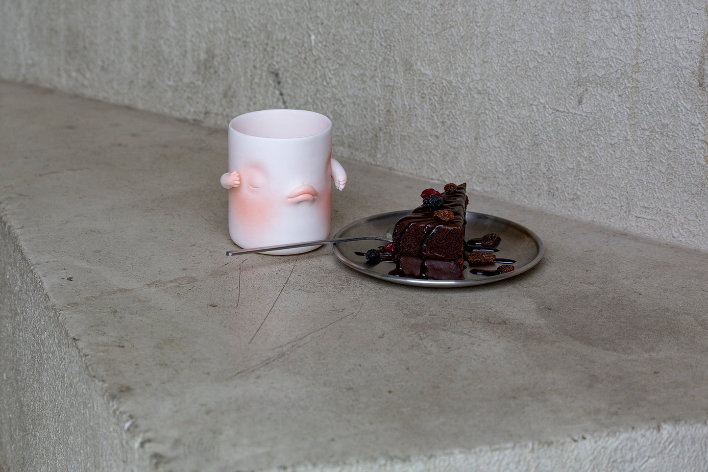 LIUXINYU Planet HUG Porcelain Tableware  "nono"