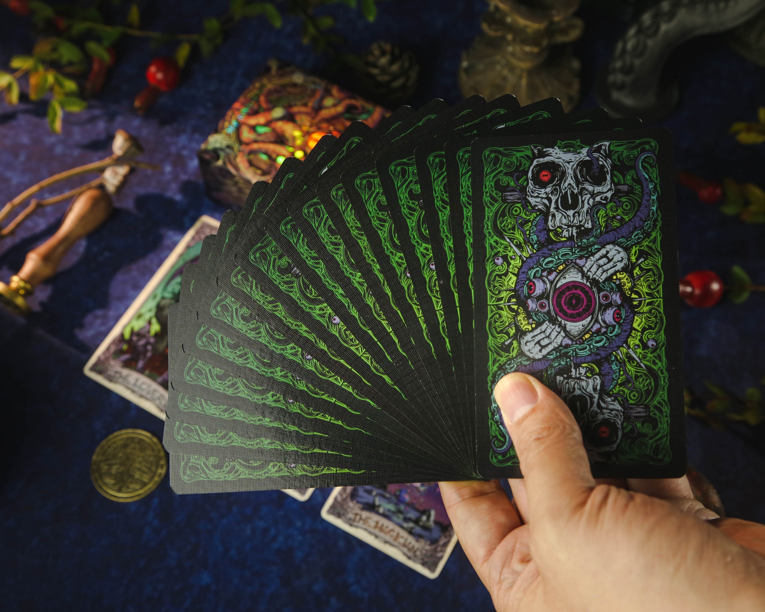 Cthulhu Mythos Comicology (Old Whispers) Tarot – Vermilion Collection