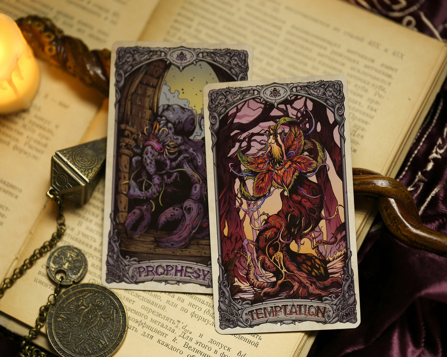 Cthulhu Mythos Comicology (Old Whispers) Tarot